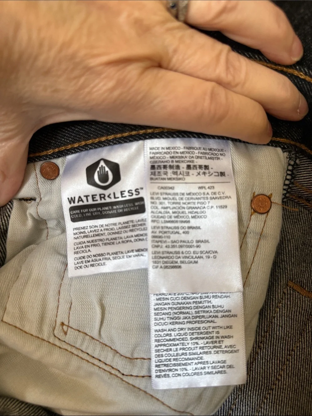 Levi’s 501 Men's black shrink to fit Straight-Leg Jeans, 33x34”